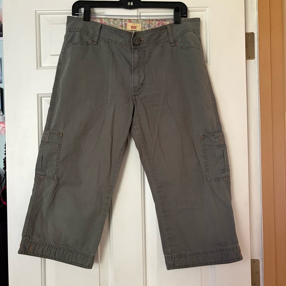Levi's Vintage Y2K Capri Cargo Pants olive Khaki Army Green Women’s 10
